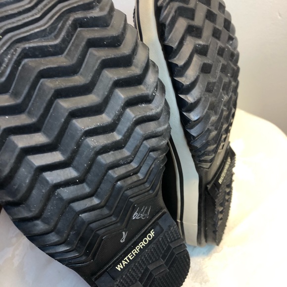 Size 9 Joan of Arc Sorel boots - Picture 8 of 14